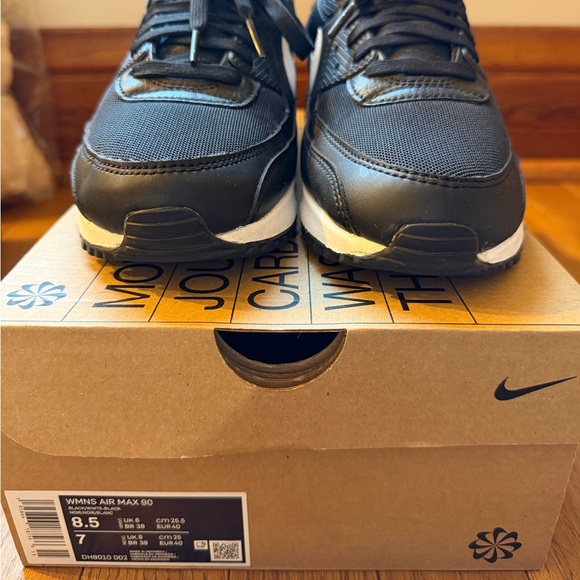 Nike Air Max 90 Women’s 8.5 Black and White DH8010002 Super Clean! - Picture 4 of 8